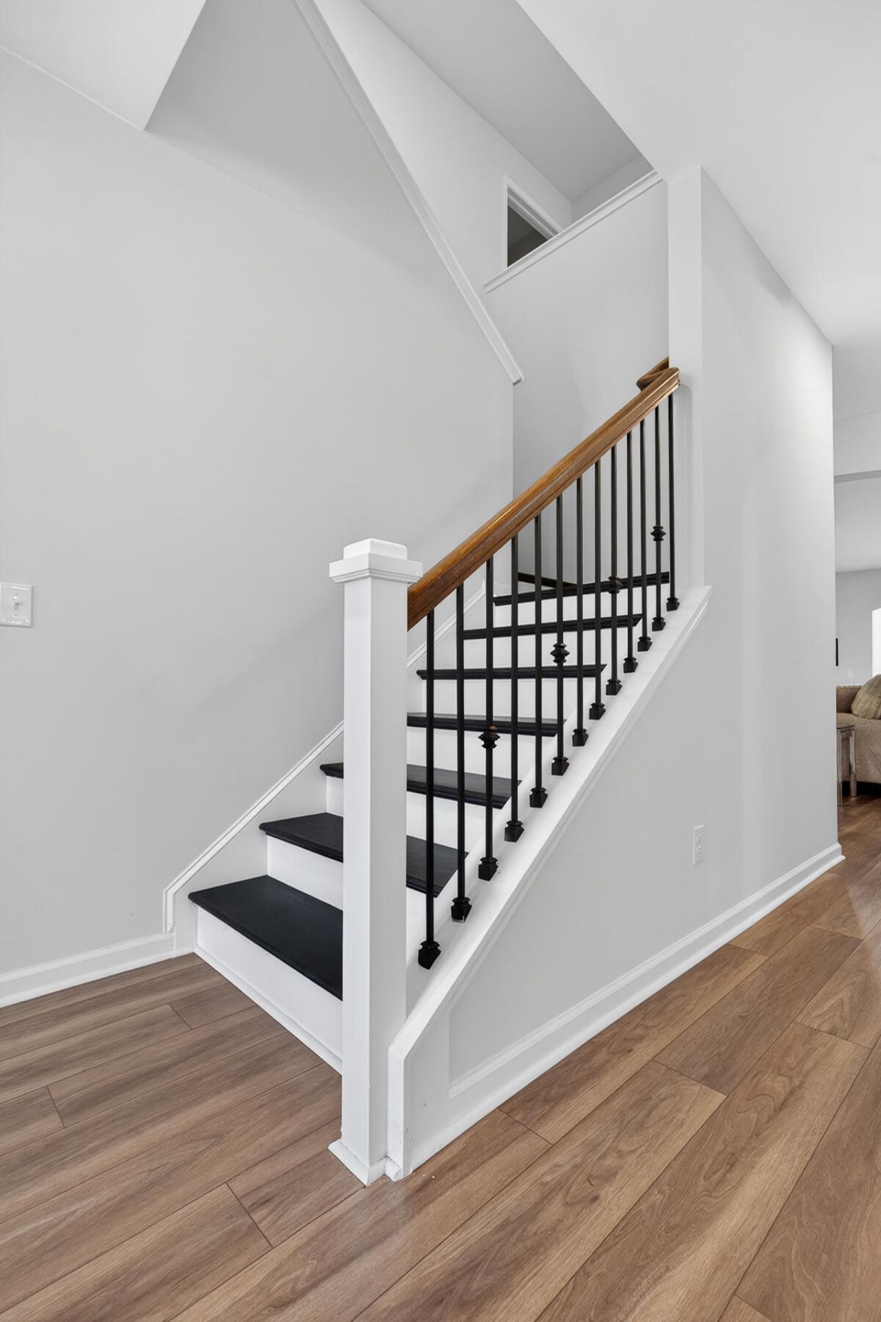 418 Rowley Lane Photo 14