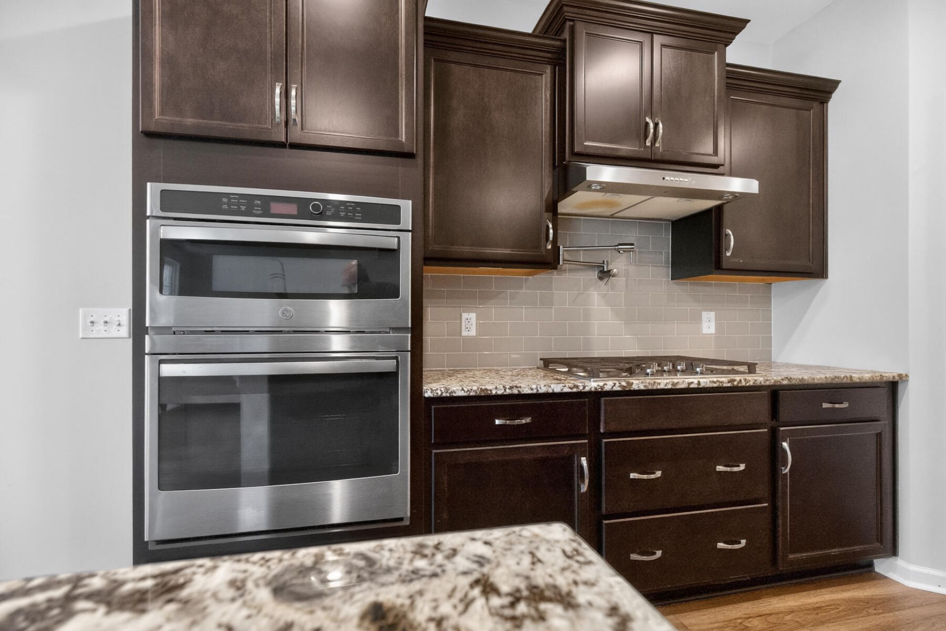 418 Rowley Lane Photo 25