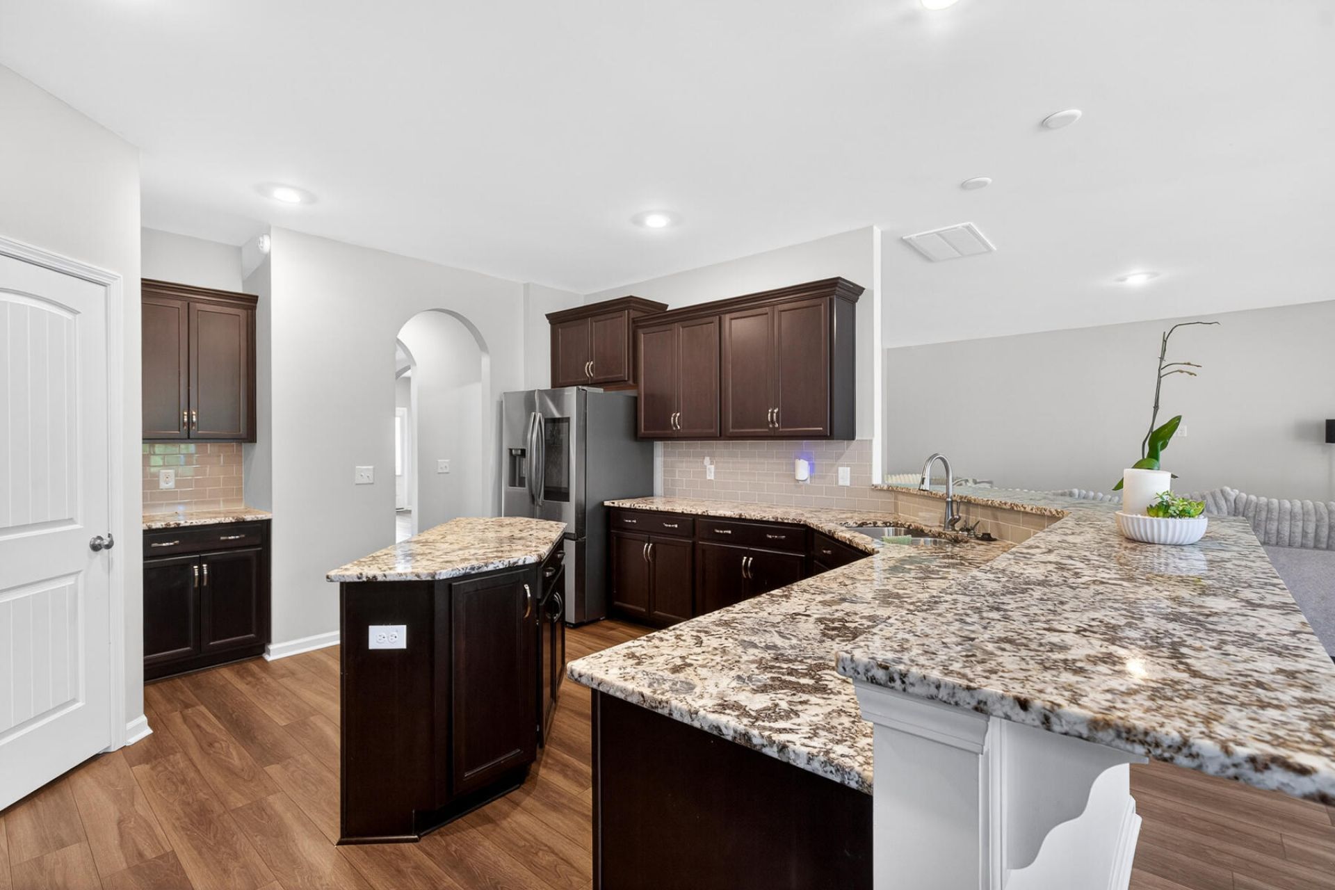 418 Rowley Lane Photo 33