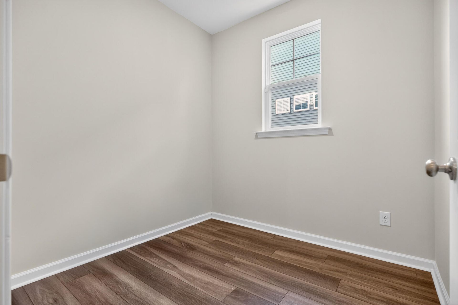 418 Rowley Lane Photo 43