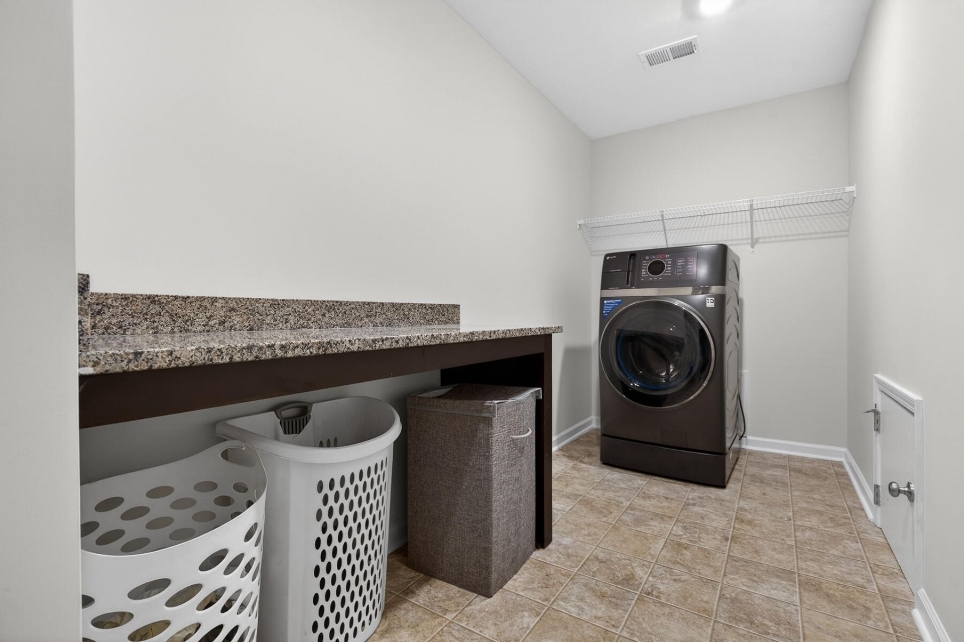 418 Rowley Lane Photo 68
