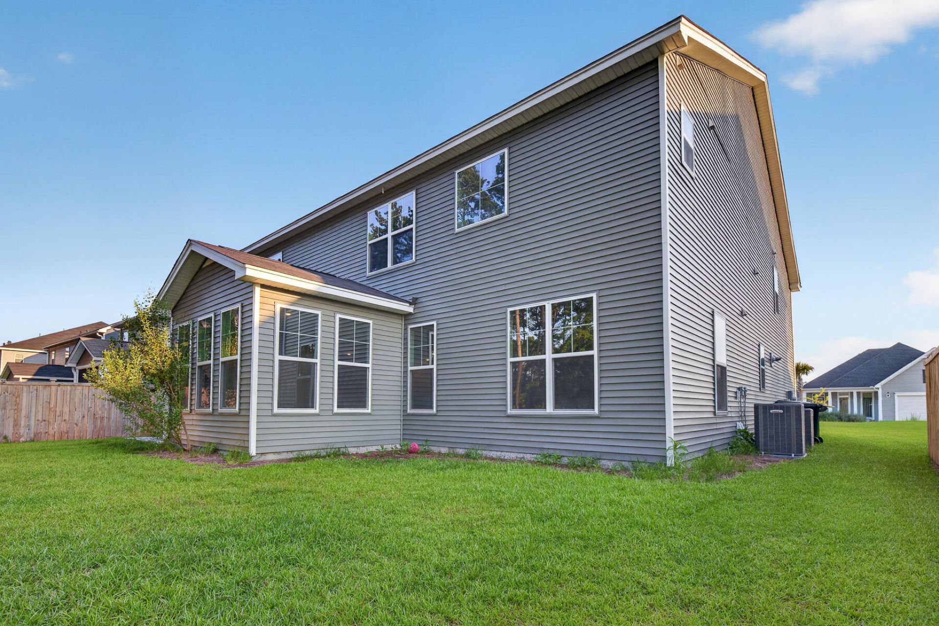 418 Rowley Lane Photo 89