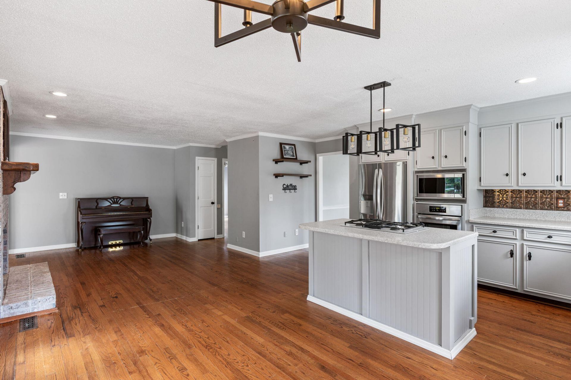 1701 Waterside Boulevard Photo 12