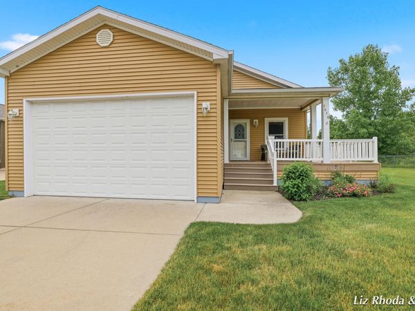 5610 Kingsley Drive NE, Rockford, MI 49341