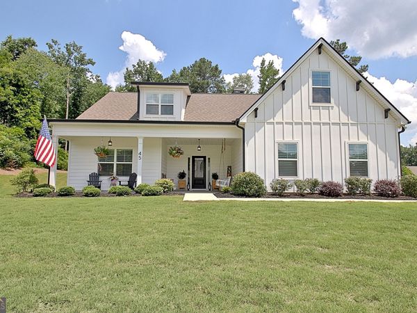 45 Oak Creek Pass, Newnan, GA 30263