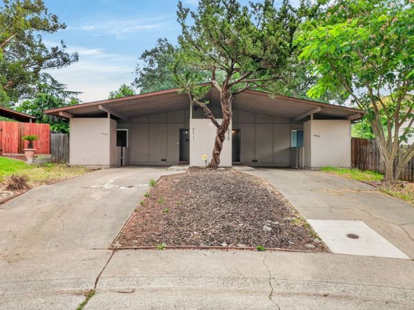 4920-4922 Douvan Ct, Carmichael, CA 95608