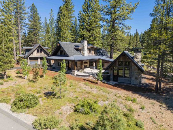 561 Stewart McKay, Truckee, CA 96161