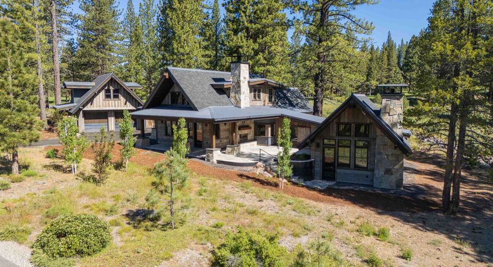 561 Stewart Mckay, Truckee, CA 96161 Photo