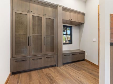 561 Stewart Mckay, Truckee, CA 96161 Photo