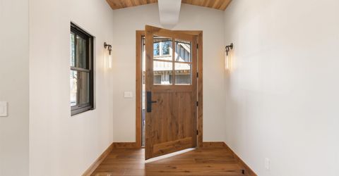 561 Stewart Mckay, Truckee, CA 96161 Photo