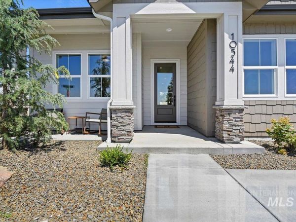 10480 W Mizzle Drive, Star, ID 83669