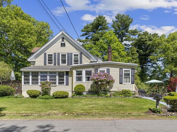 14 Naylor Ave, Chelmsford, MA 01863