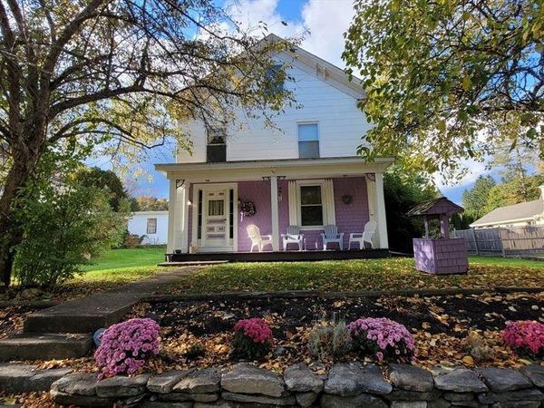 50 Grove St N, Barre, MA 01005