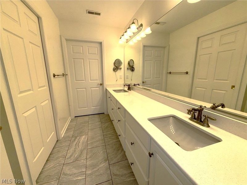 1203 River Glen Drive NE, Warren, OH 44484 Photo 22