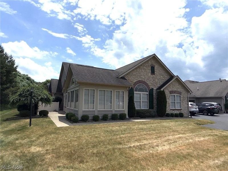 1203 River Glen Drive NE, Warren, OH 44484 Photo 3