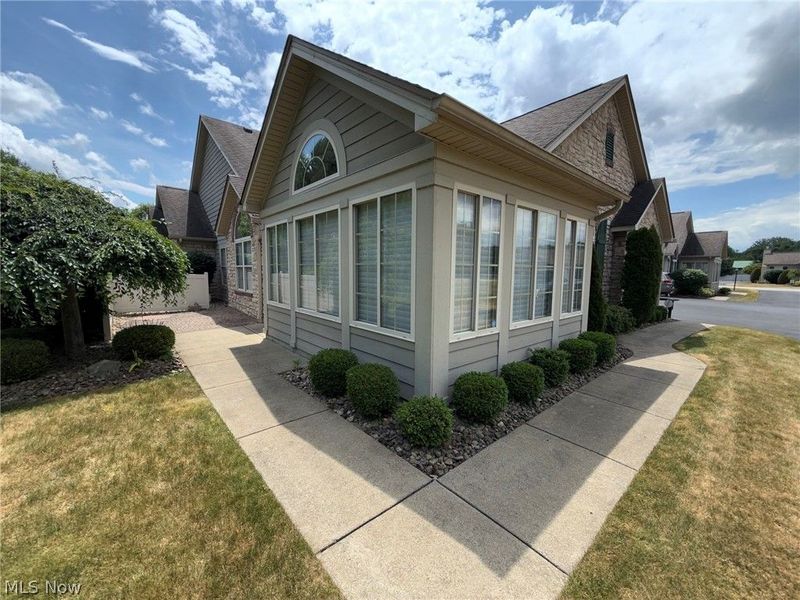 1203 River Glen Drive NE, Warren, OH 44484 Photo 4