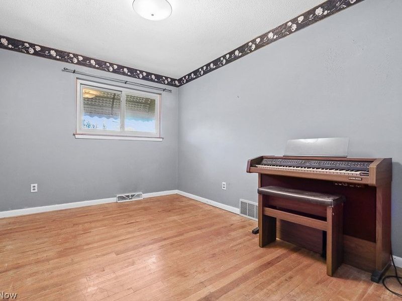 6115 Fry Road, Brook Park, OH 44142 Photo 14