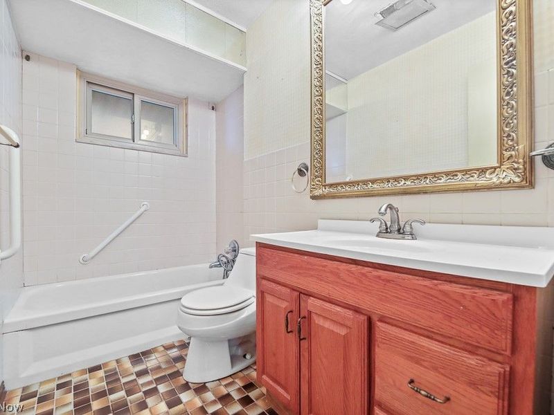 6115 Fry Road, Brook Park, OH 44142 Photo 20