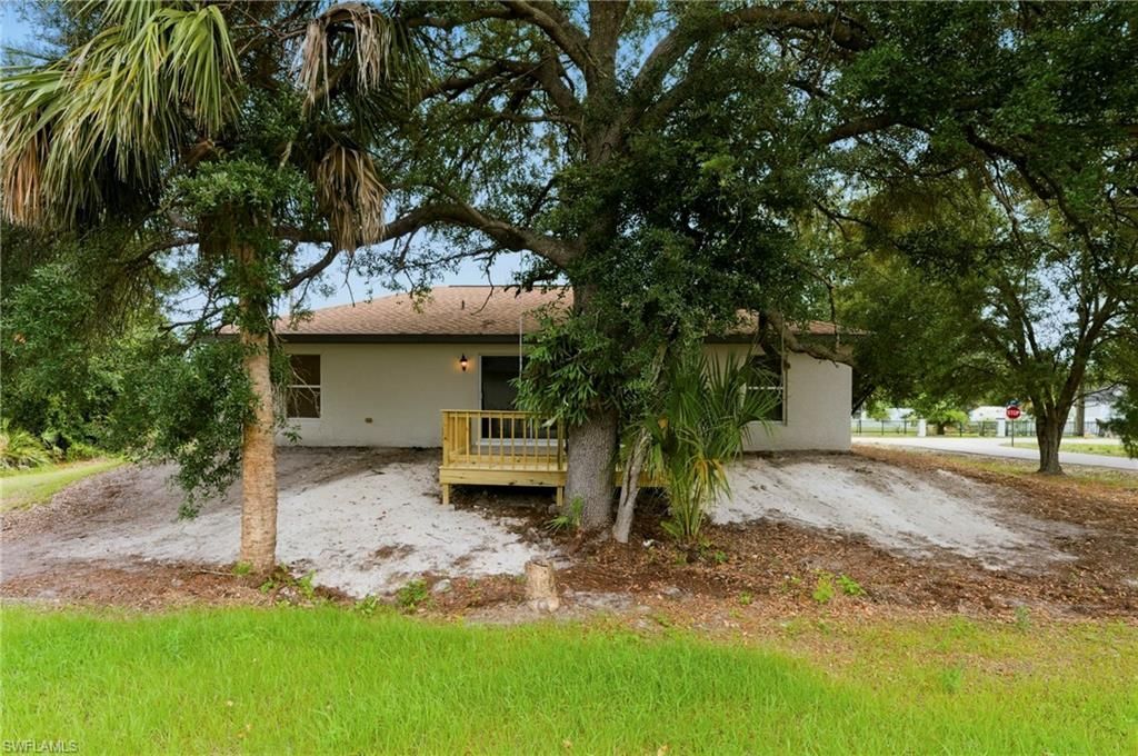 2406 E 23rd St, Alva, FL 33920 Photo