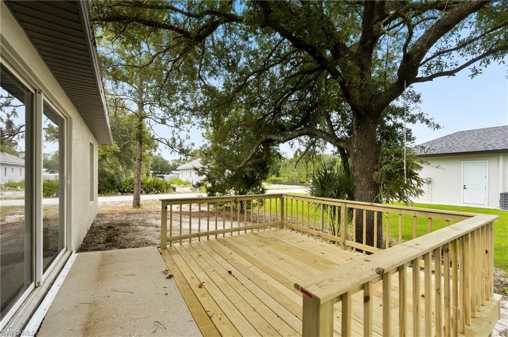 2406 E 23rd St, Alva, FL 33920 Photo