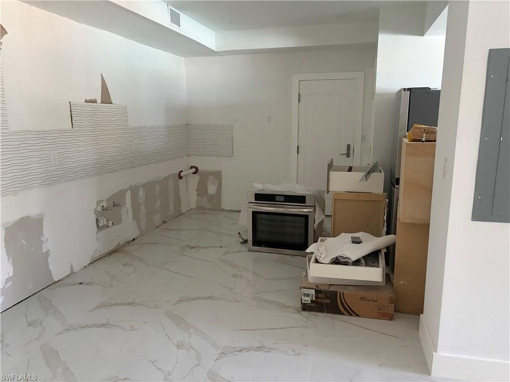 3399 Gulf Shore Blvd N, Unit 109, Naples, FL 34103 Photo