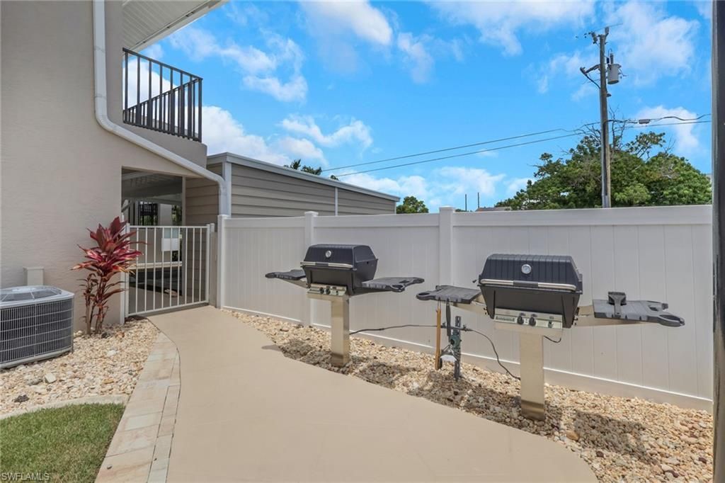 912 SW 48th Ter, Unit 107, Cape Coral, FL 33914 Photo