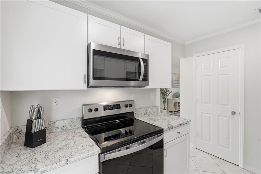 1281 Solana Rd , Naples, FL 34103 Photo