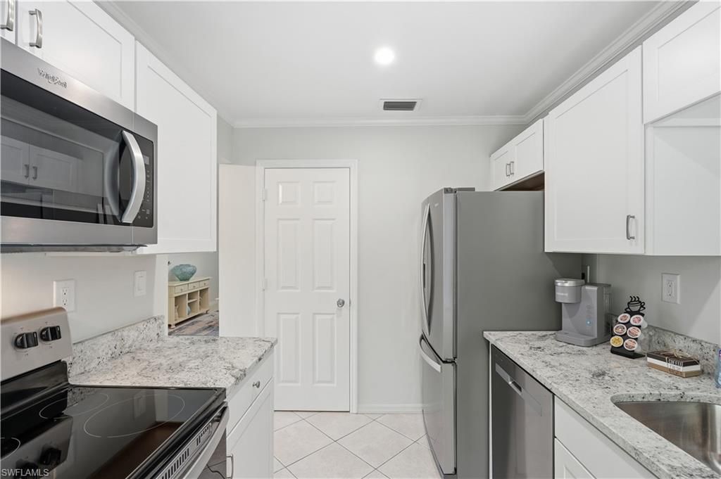 1281 Solana Rd , Naples, FL 34103 Photo
