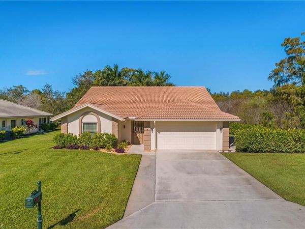 401 Countryside DR, NAPLES, FL 34104