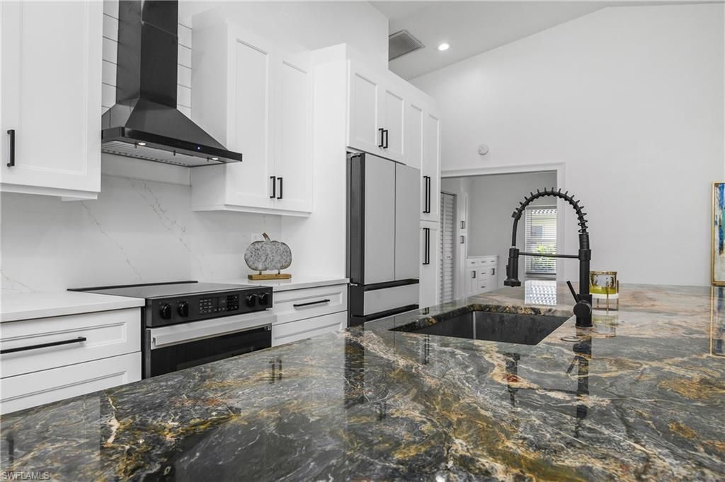 401 Countryside Dr, Naples, FL 34104 Photo