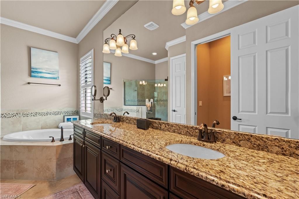 9352 Vercelli Ct, Naples, FL 34113 Photo