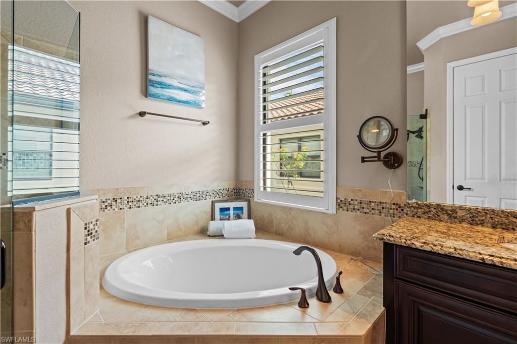 9352 Vercelli Ct, Naples, FL 34113 Photo