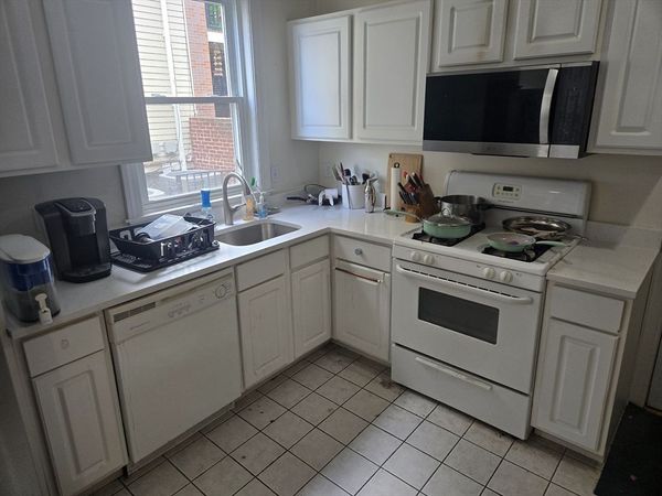 29 Mapleton St, Unit 1, Boston, MA 02135
