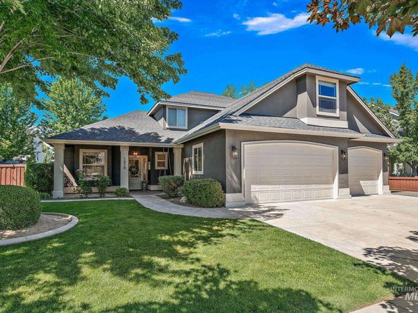 1828 W Divide Creek St, Meridian, ID 83646
