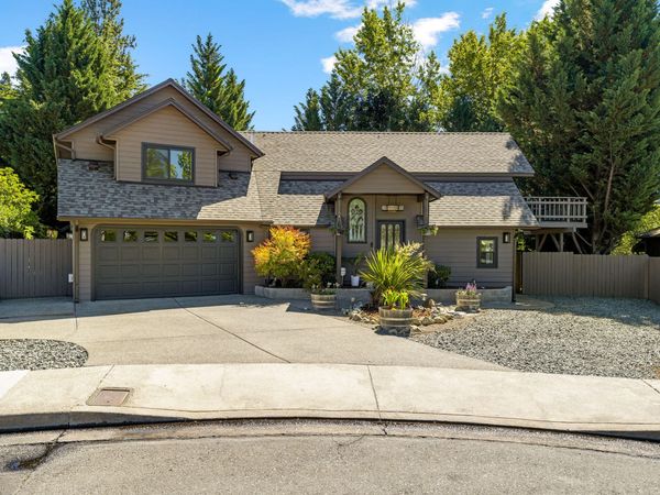 104 NW Dawnhill Court, Grants Pass, OR 97526
