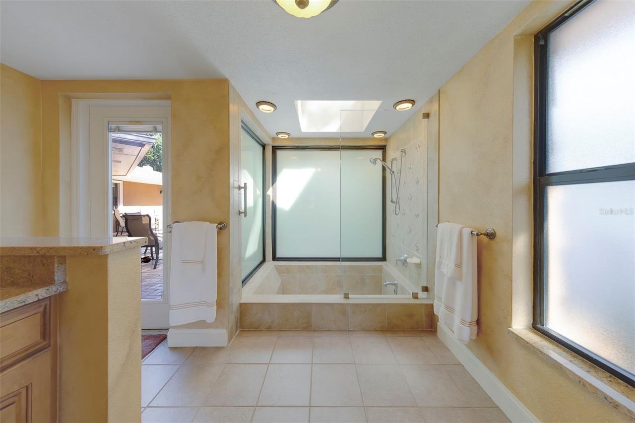 2943 Whisper Lane N, Clearwater, FL 33762 Photo