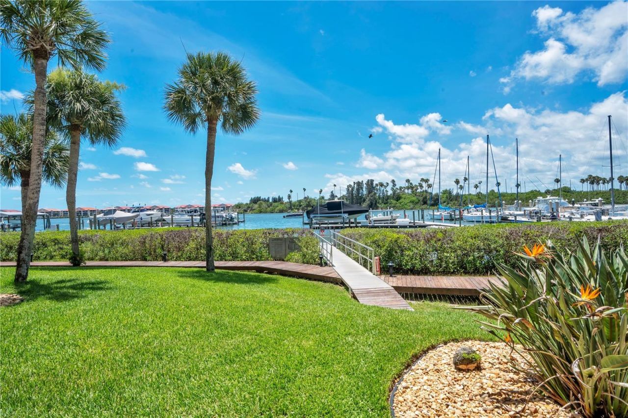 150 Marina Bay Drive, New Smyrna Beach, FL 32169 Photo