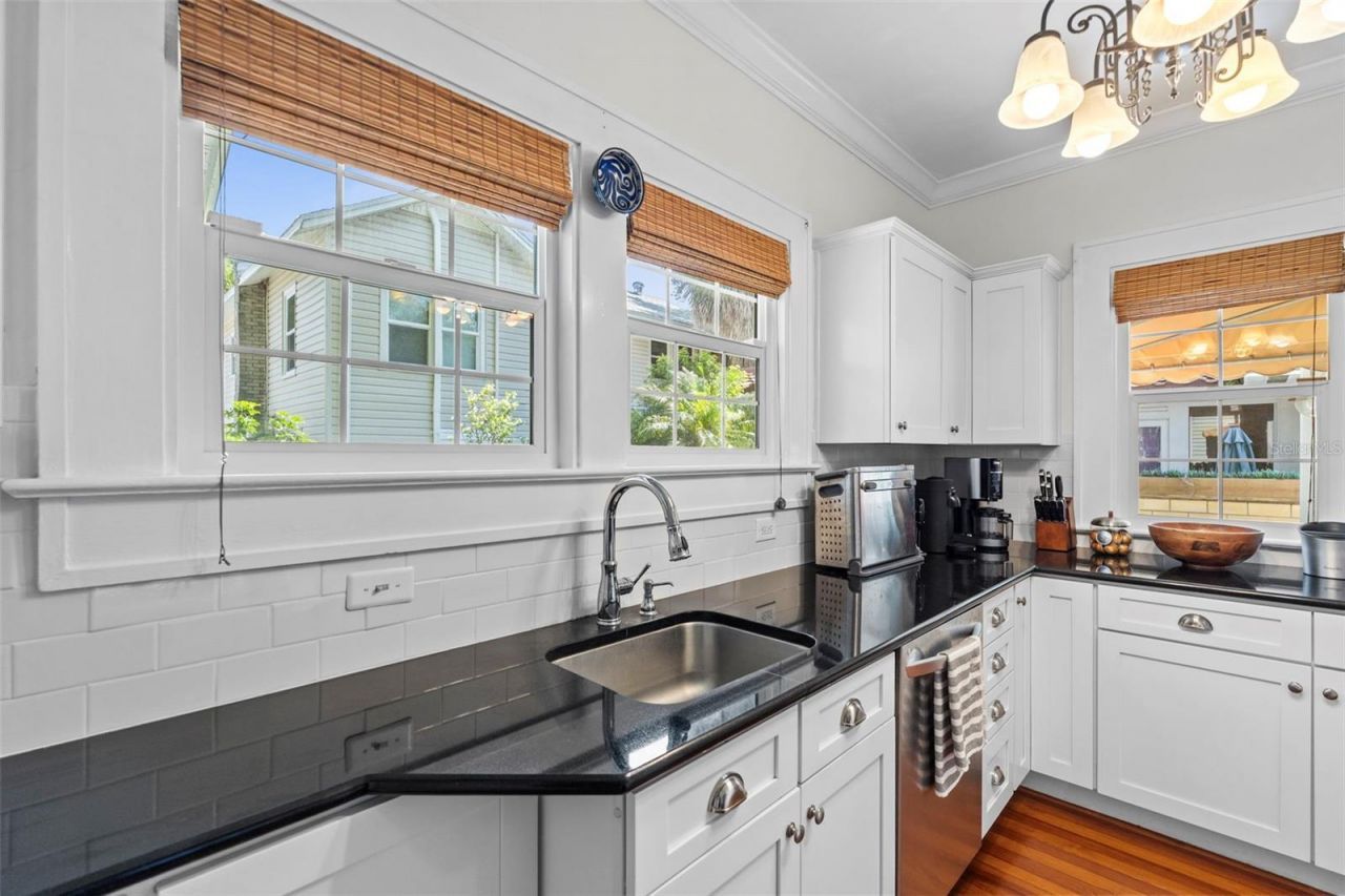 205 12th Avenue N, Saint Petersburg, FL 33701 Photo