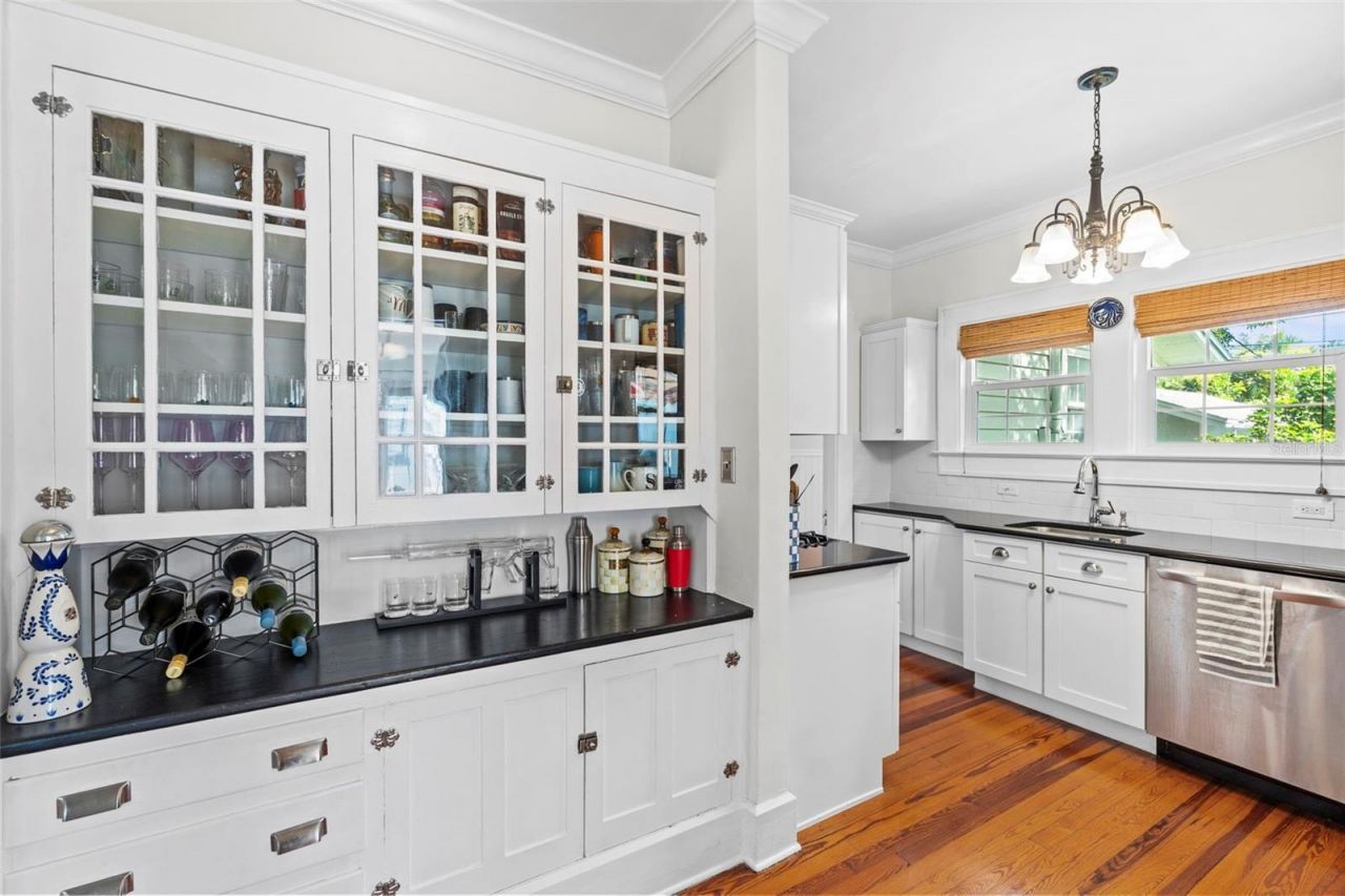 205 12th Avenue N, Saint Petersburg, FL 33701 Photo