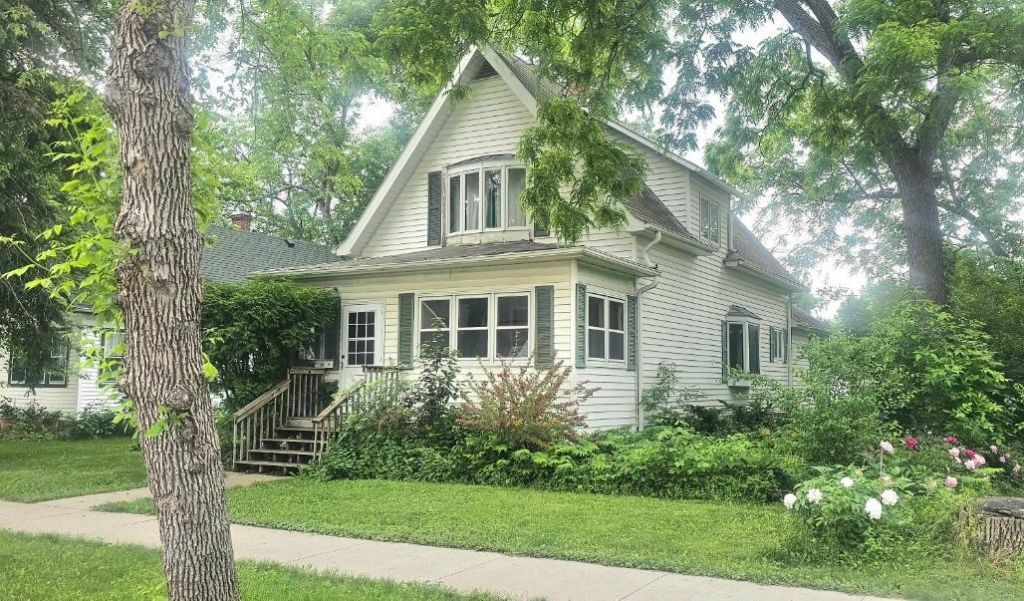 205 E 6th Street , Morris, MN 56267