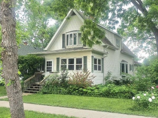 205 E 6th Street , Morris, MN 56267
