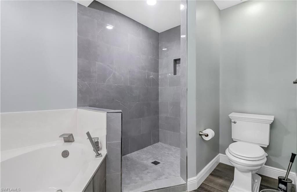 410 Bayfront Pl, Unit 2307, Naples, FL 34102 Photo