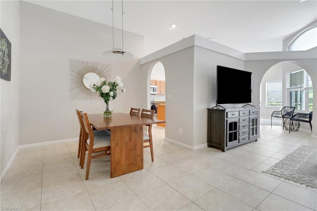 6773 Southern Oak Ct, Naples, FL 34109 Photo
