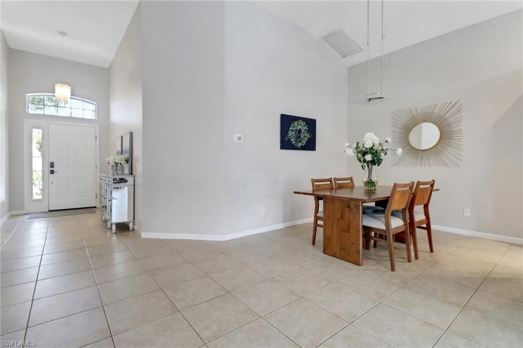 6773 Southern Oak Ct, Naples, FL 34109 Photo