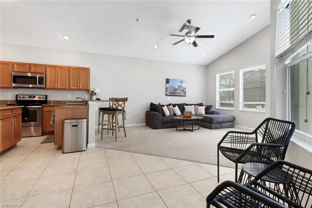 6773 Southern Oak Ct, Naples, FL 34109 Photo