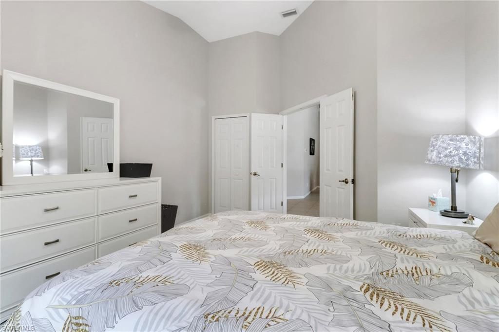 6773 Southern Oak Ct, Naples, FL 34109 Photo