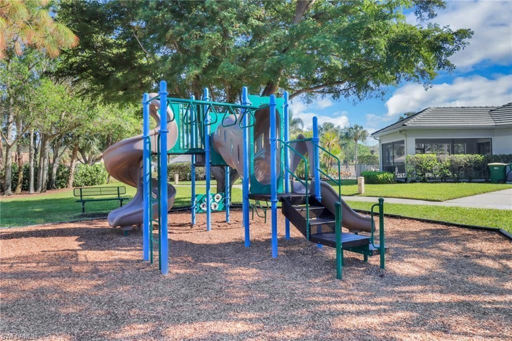 6773 Southern Oak Ct, Naples, FL 34109 Photo