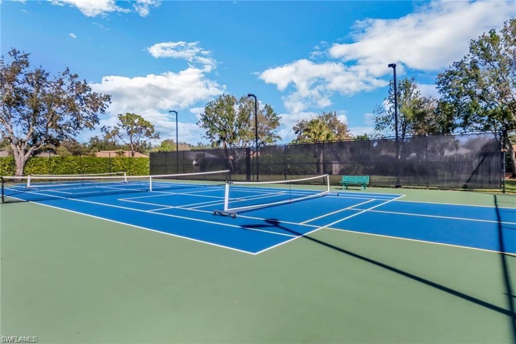 6773 Southern Oak Ct, Naples, FL 34109 Photo