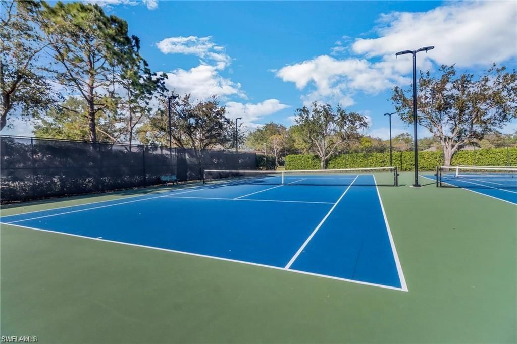 6773 Southern Oak Ct, Naples, FL 34109 Photo