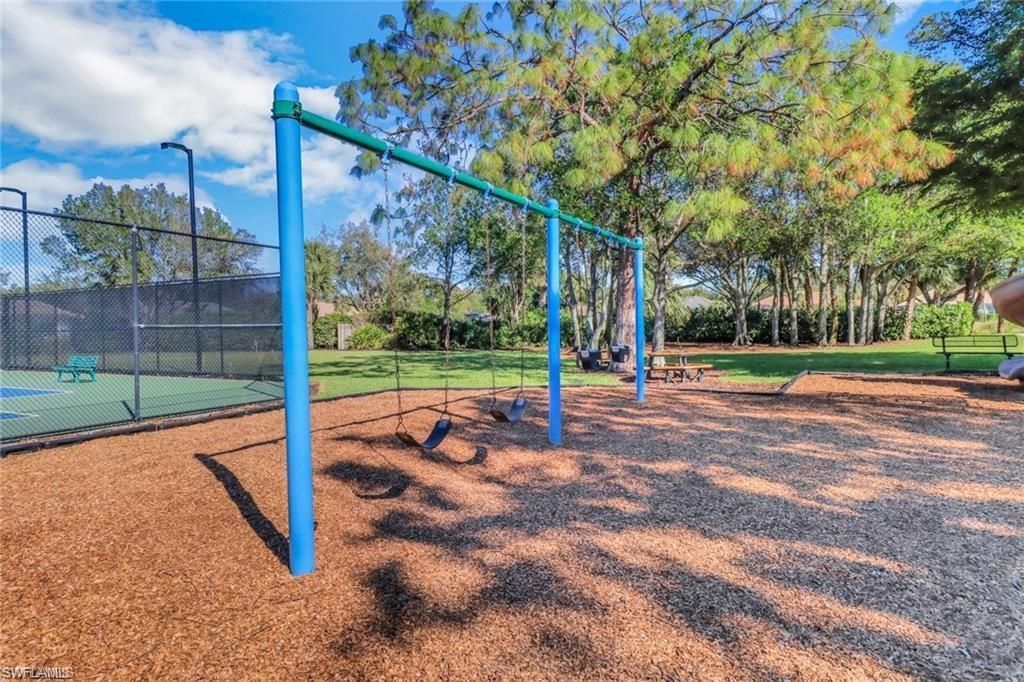6773 Southern Oak Ct, Naples, FL 34109 Photo